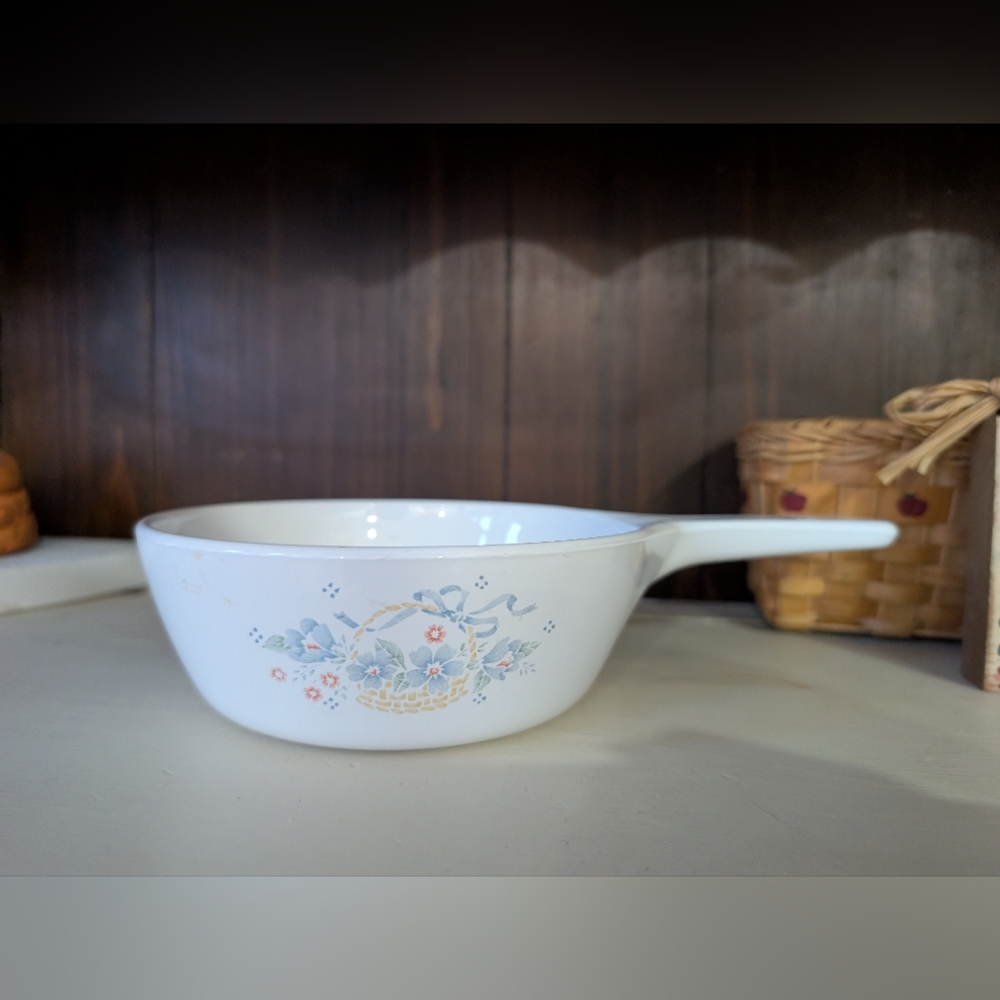 Vintage Corning Ware Country Cornflower 1-Pint Saucepan with Handle